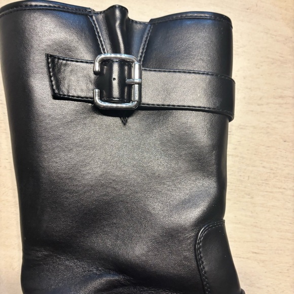 Sleek Black Moto Boots for Women - Picture 8 of 9